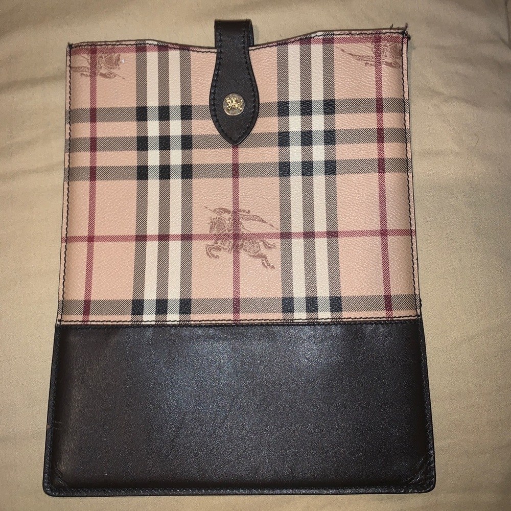 COPY - Burberry IPad case